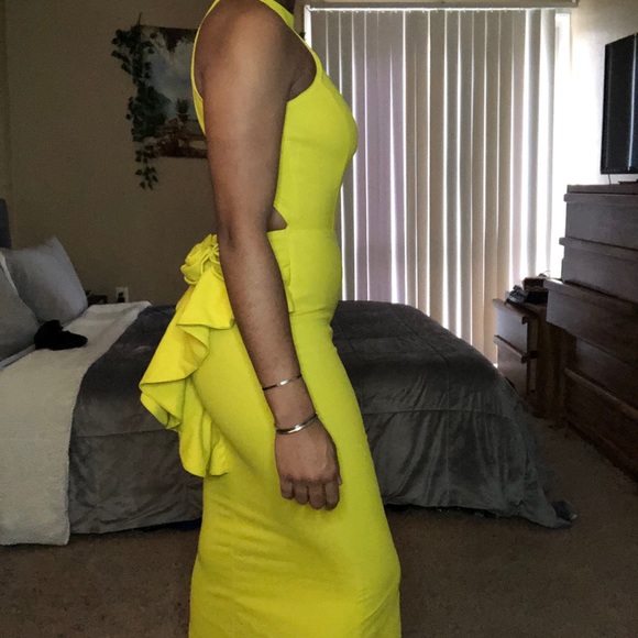 Yellow Dress Long - Picture 7 of 8
